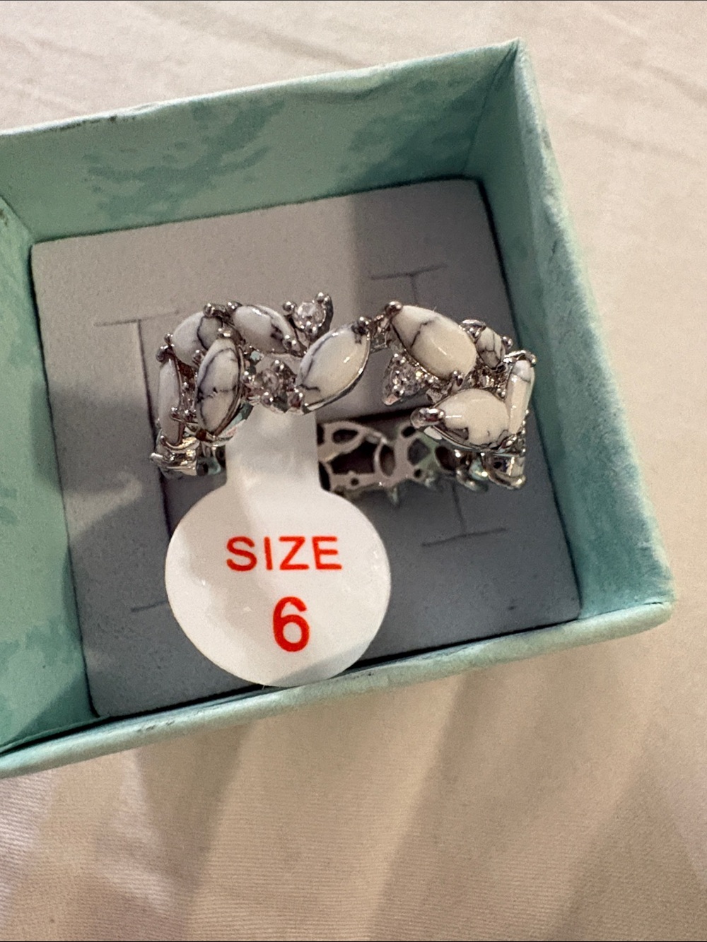 Silver White Stone Floral Link Ring - Size 6